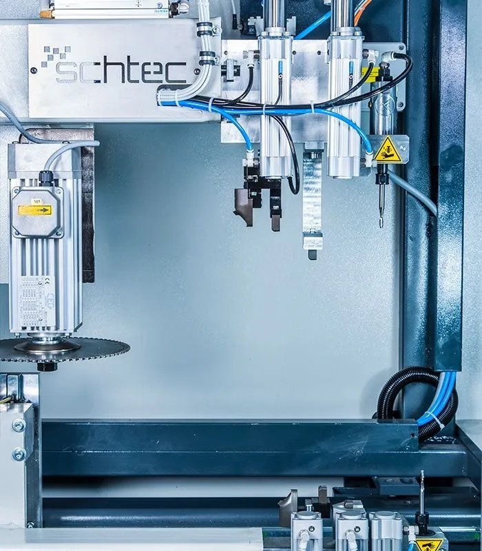 Aluminium-Corner-Crimping-Machines-Cm-610-2